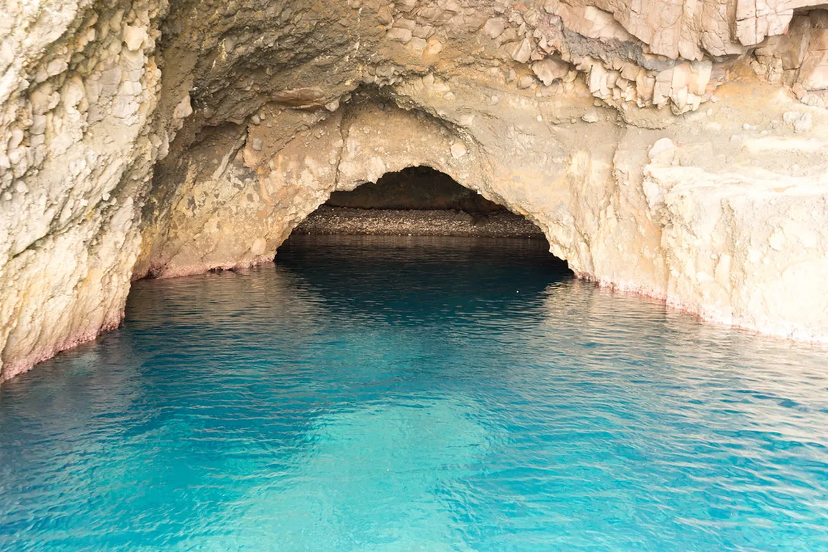 Bue Marino Caves