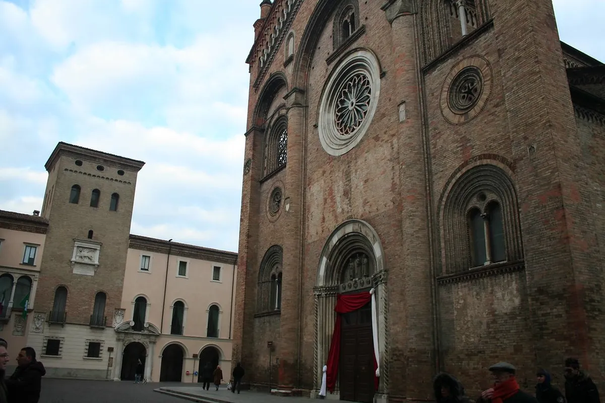 Introduction to cremona activities