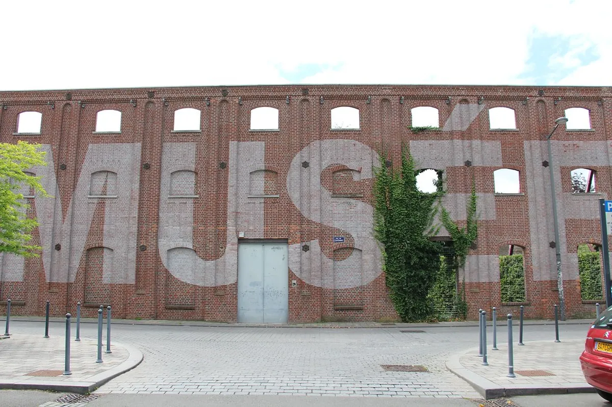 Musée d'Art et d'Industrie: La Piscine