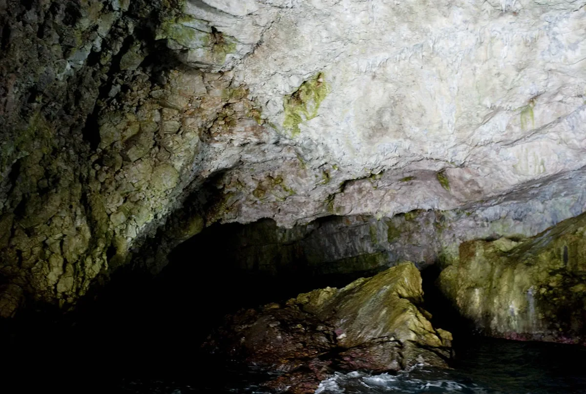 Plava Špilja (Blue Cave)