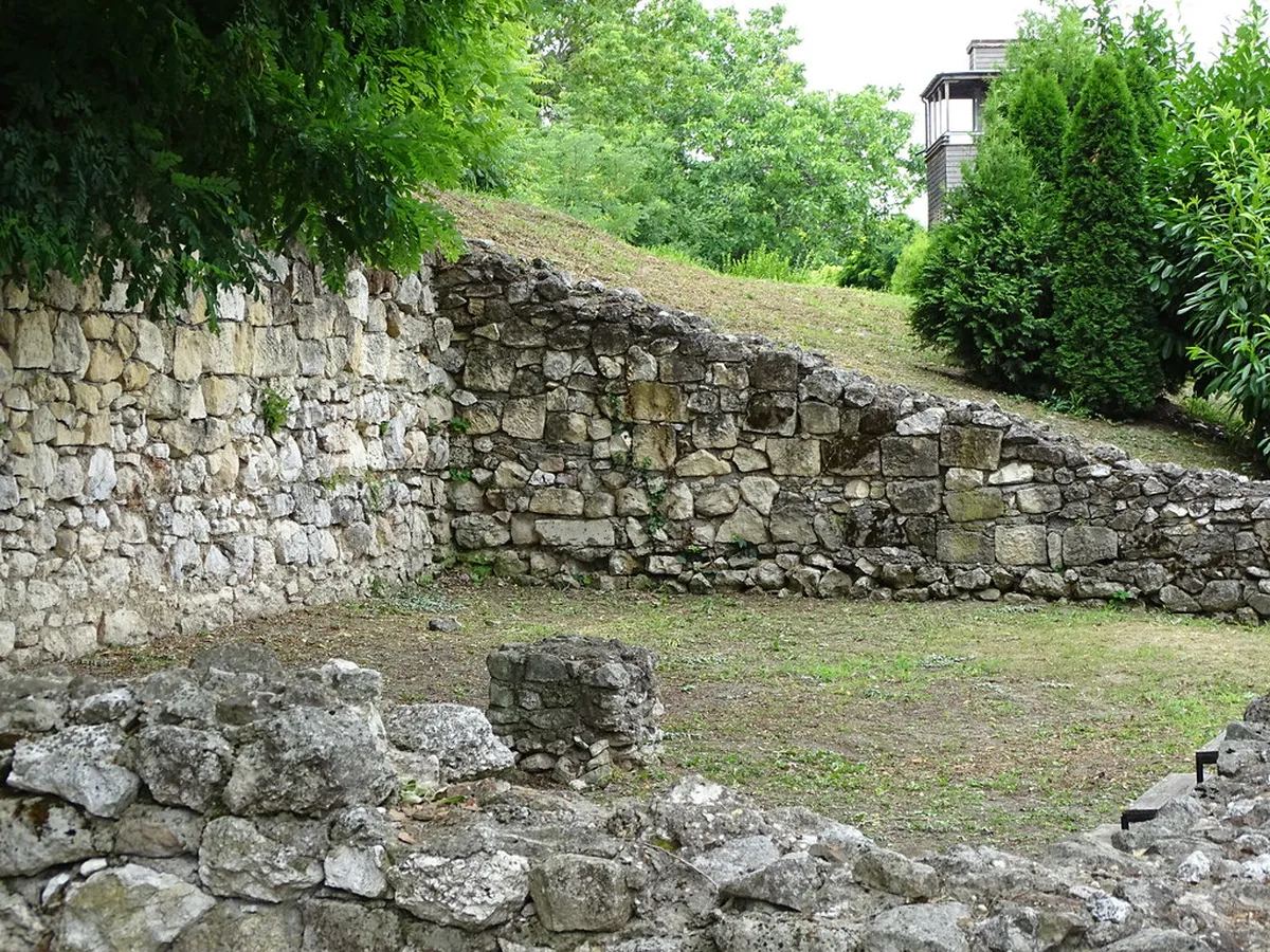 Sexaginta Prista Fortress