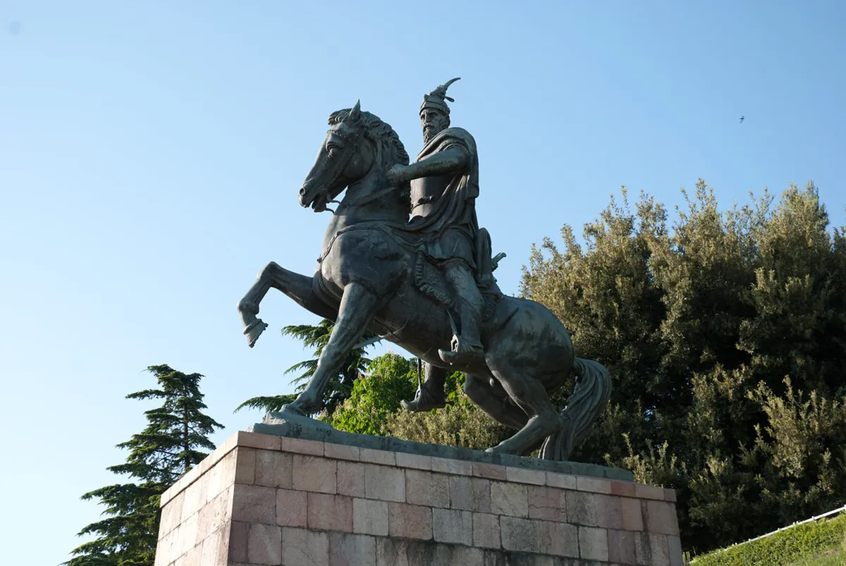 Skanderbeg Statue