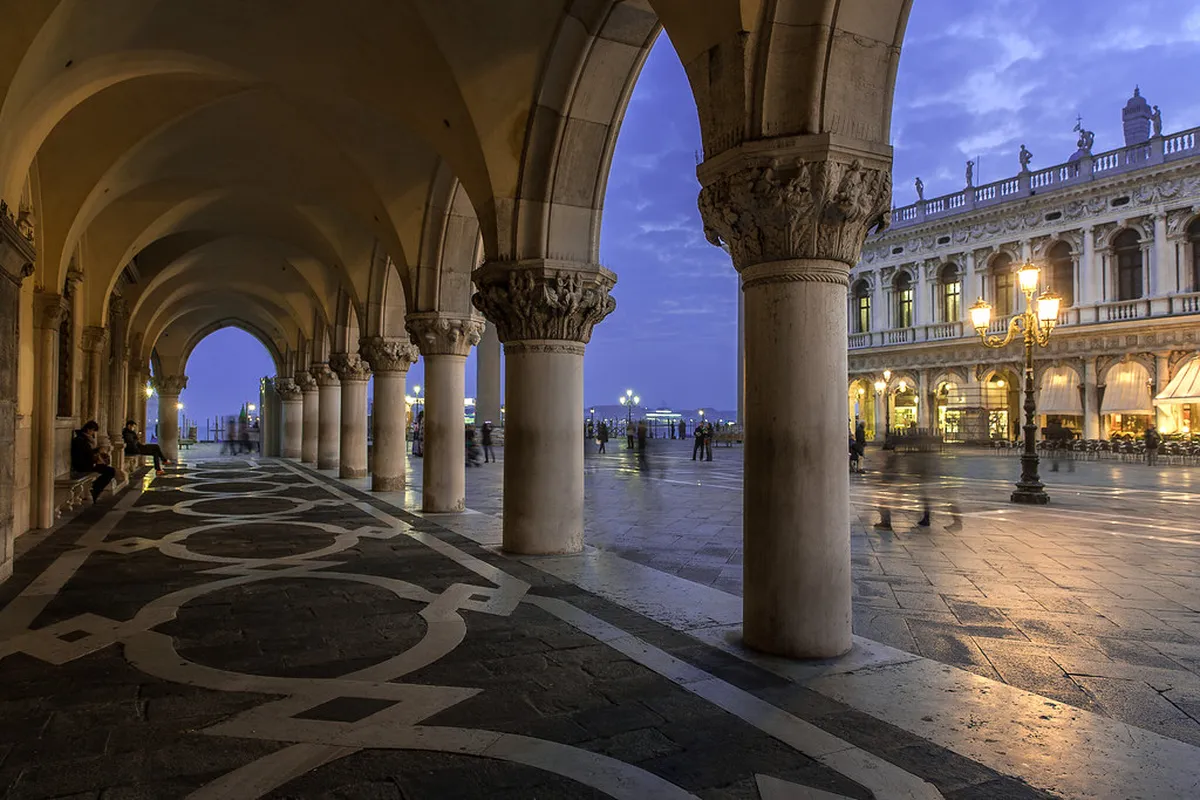 Venetian Column