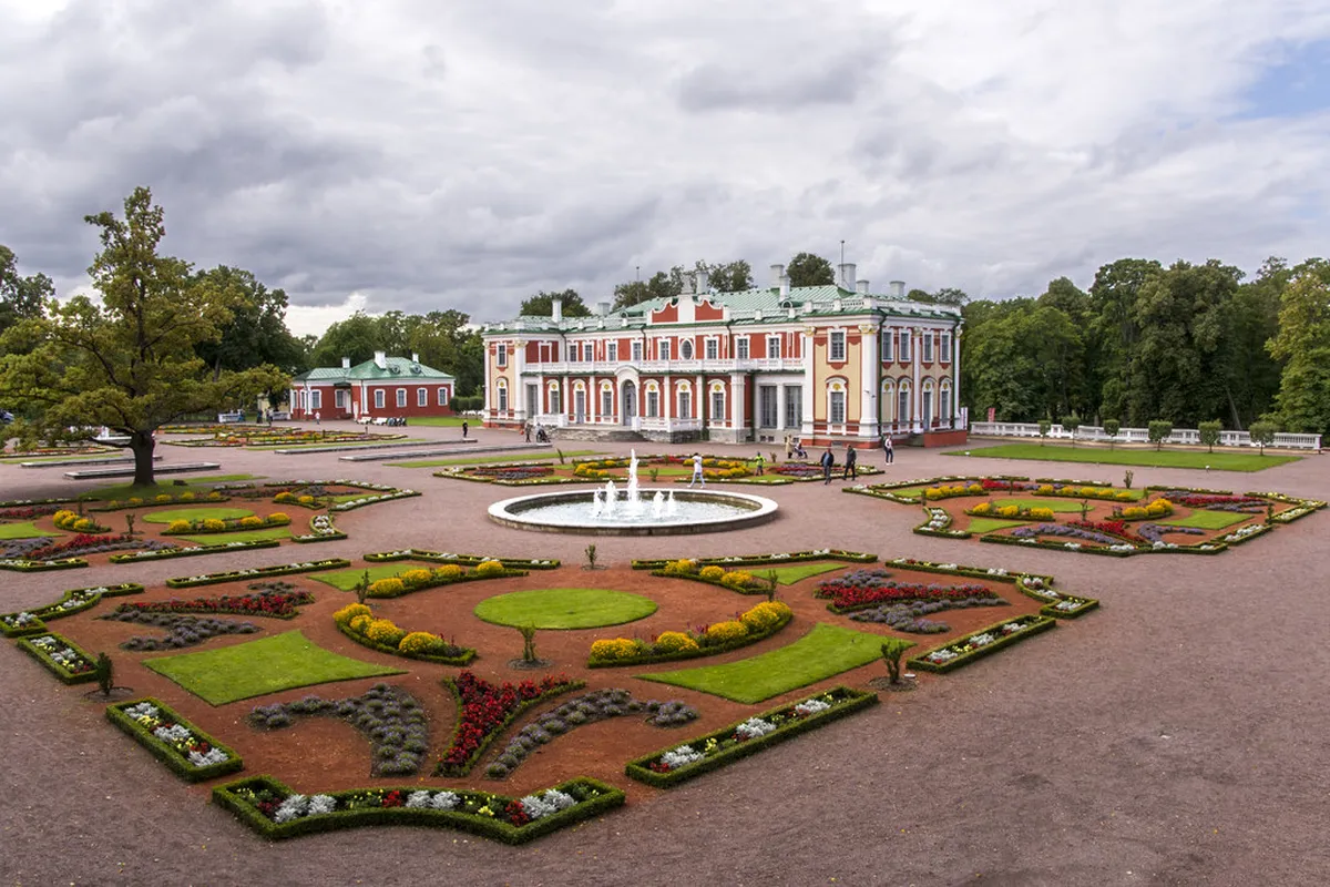 Introduction to versailles activities