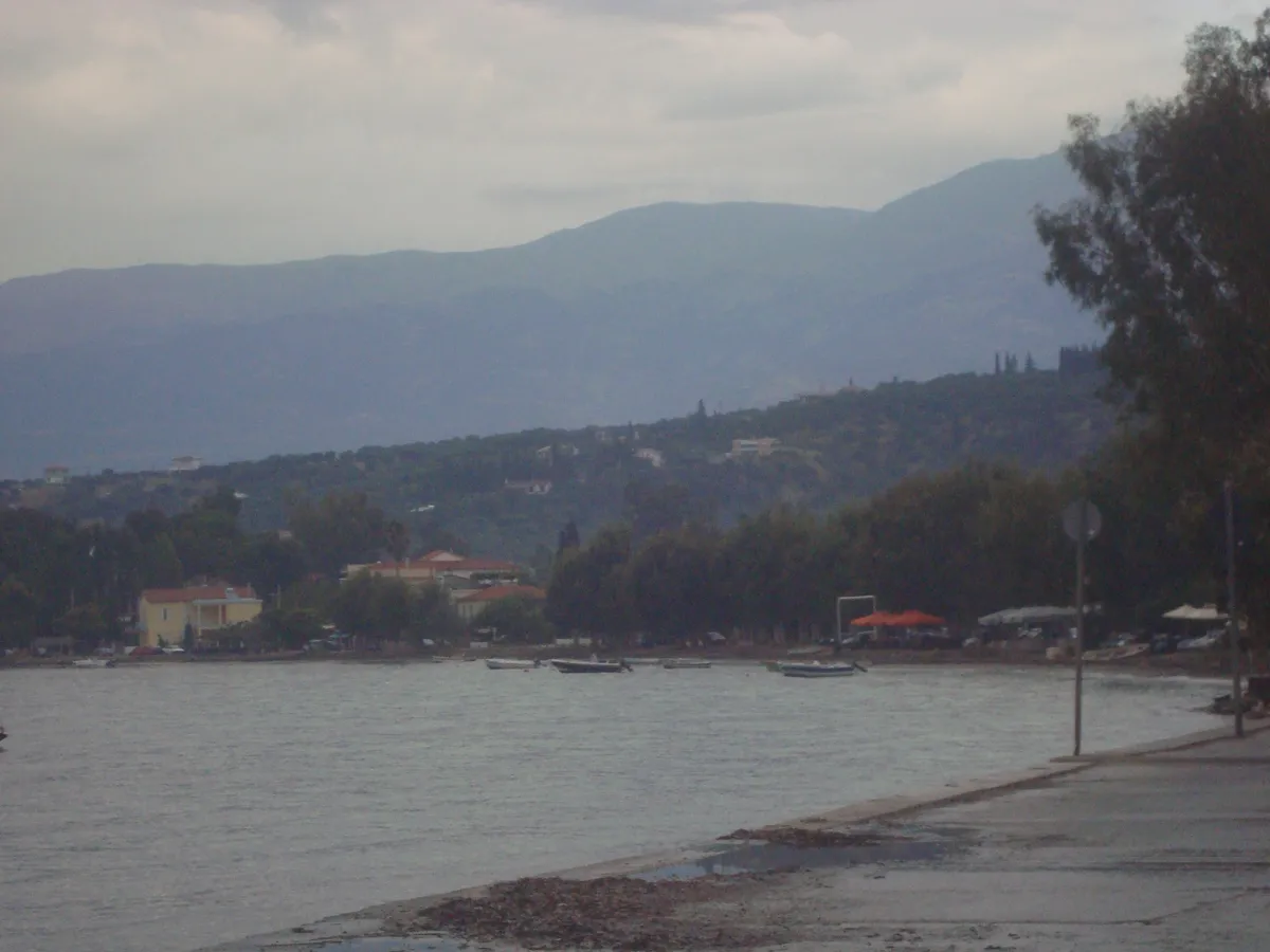 Vrachneika Beach
